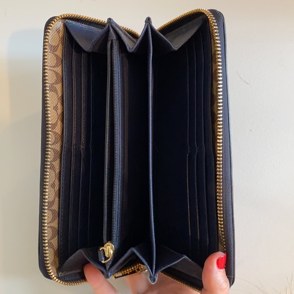 Coach wallet - Picture 3 of 3